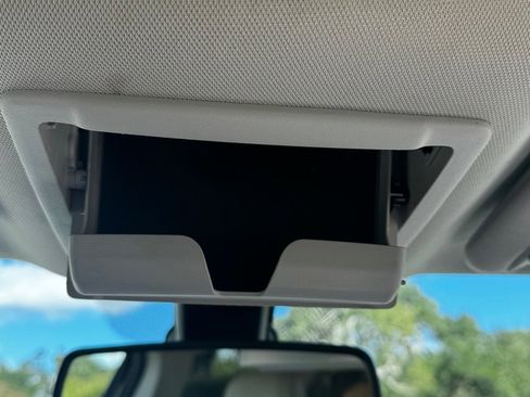 Used 2018 Ford Explorer Platinum image 24