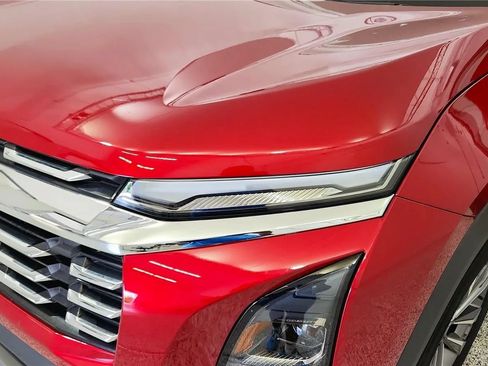 Used 2025 Chevrolet Equinox LT w/ Safety and Technology Package FWD image 41