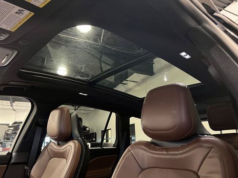 Used 2025 Lincoln Aviator Reserve w/ Luxury Package AWD/4WD image 26