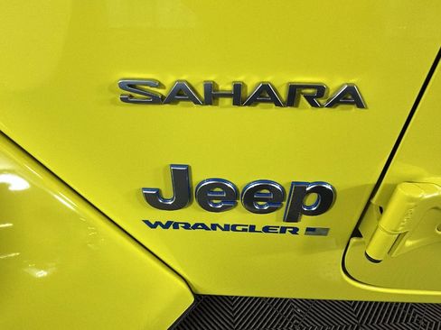 Used 2024 Jeep Wrangler Unlimited Sahara AWD/4WD image 11