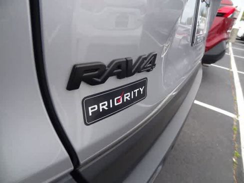 Used 2024 Toyota RAV4 Limited w/ Advanced Technology Package AWD/4WD image 7