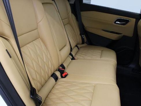 Certified 2021 Nissan Rogue Platinum FWD image 21