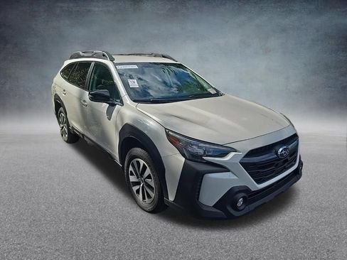 Used 2024 Subaru Outback Premium AWD/4WD image 2