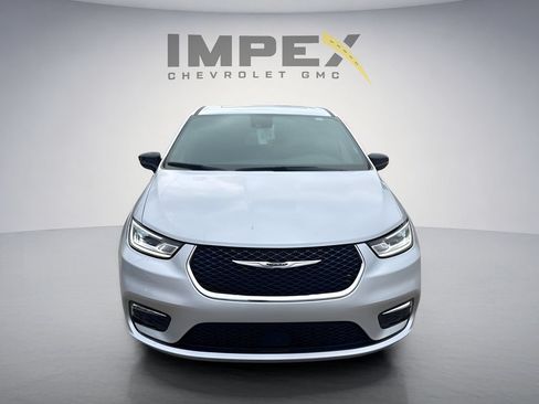 Used 2026 Chrysler Pacifica Limited FWD image 6