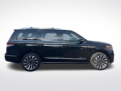 Certified 2023 Lincoln Navigator Reserve AWD/4WD image 6