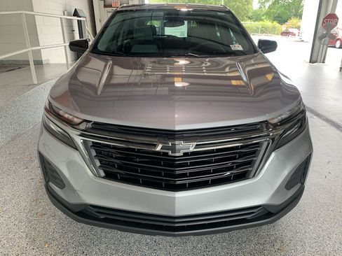 Used 2023 Chevrolet Equinox LS w/ LS Convenience Package FWD image 2