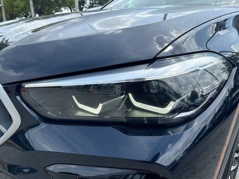 Used 2022 BMW X6 xDrive40i w/ M Sport Package AWD/4WD image 38