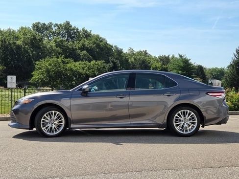 Used 2020 Toyota Camry XLE FWD image 22