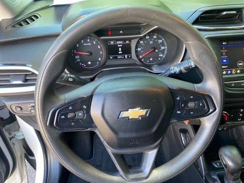 Used 2022 Chevrolet TrailBlazer LS FWD image 10