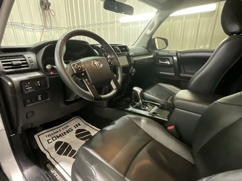 Used 2019 Toyota 4Runner TRD Off-Road image 9