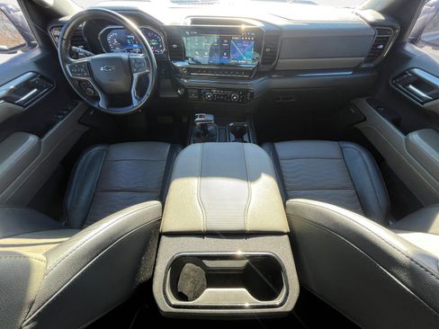 Used 2023 Chevrolet Silverado 1500 ZR2 w/ Technology Package image 3