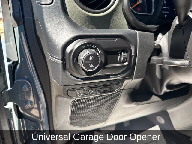 Used 2025 Jeep Gladiator Mojave AWD/4WD image 17