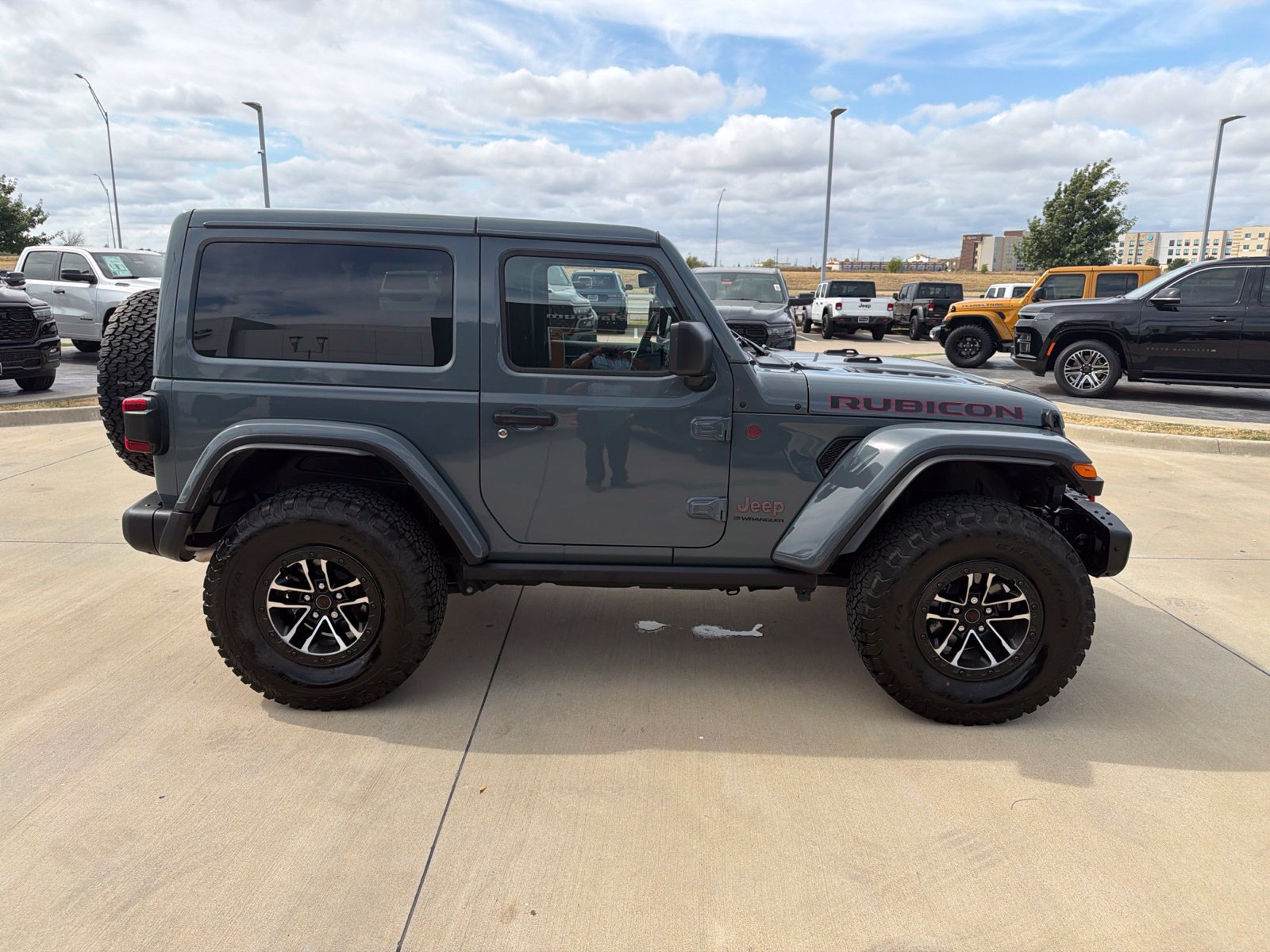 Used 2025 Jeep Wrangler Rubicon AWD/4WD image 6