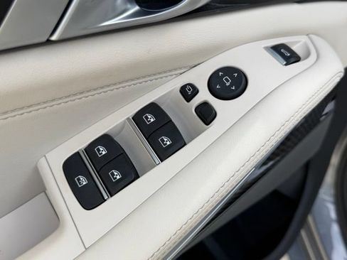 Used 2025 BMW X5 M60i AWD/4WD image 12