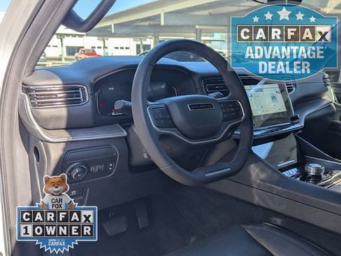 Used 2023 Jeep Wagoneer Series II w/ HD Trailer Tow Package image 4