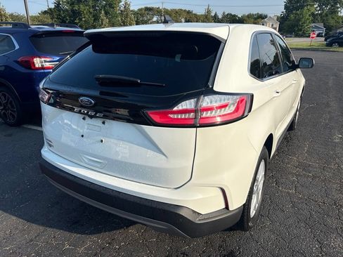 Used 2021 Ford Edge SEL w/ Convenience Package FWD image 3