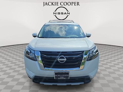 Used 2025 Nissan Pathfinder Platinum w/ Cargo Package FWD image 2