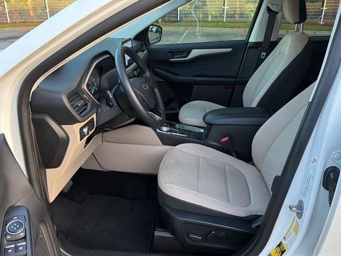 Used 2022 Ford Escape SE w/ SE Sport Appearance Package FWD image 10