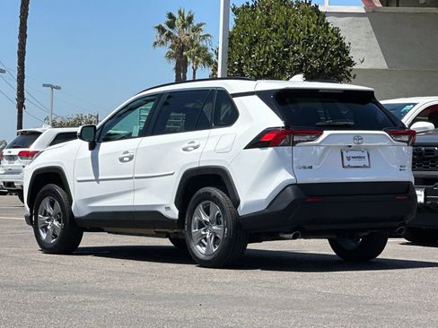 Used 2025 Toyota RAV4 XLE AWD/4WD image 3
