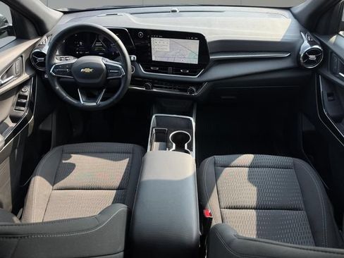 Used 2025 Chevrolet Equinox LT AWD/4WD image 8