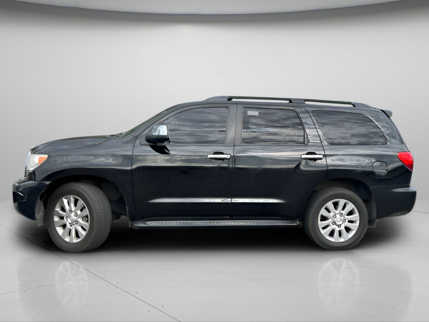 Used 2014 Toyota Sequoia Platinum AWD/4WD image 12