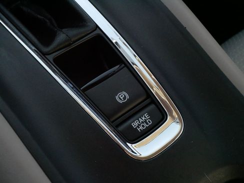 Used 2021 Honda HR-V LX image 25
