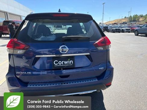 Used 2017 Nissan Rogue S AWD/4WD image 6