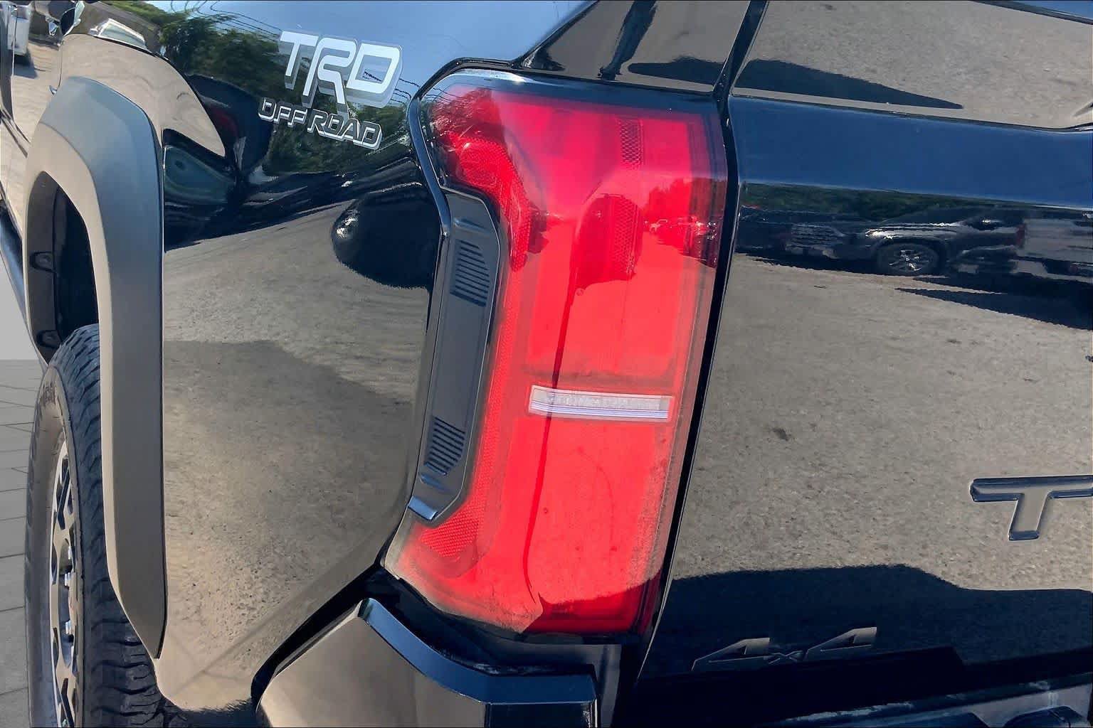 Used 2025 Toyota Tacoma TRD Off-Road AWD/4WD image 28