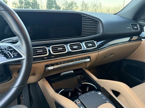 Used 2024 Mercedes-Benz GLE 450e 4MATIC w/ AMG Line Exterior image 19