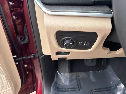 Used 2024 Jeep Grand Cherokee Limited image 19