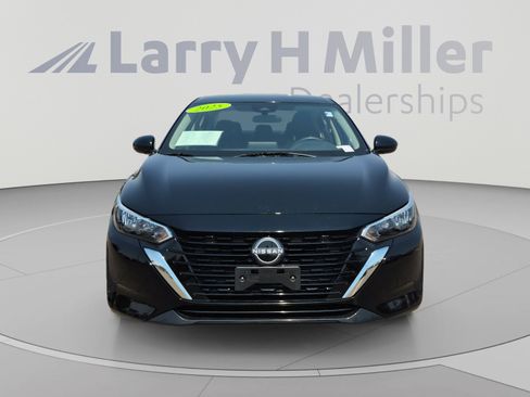 Used 2025 Nissan Sentra SV FWD image 8
