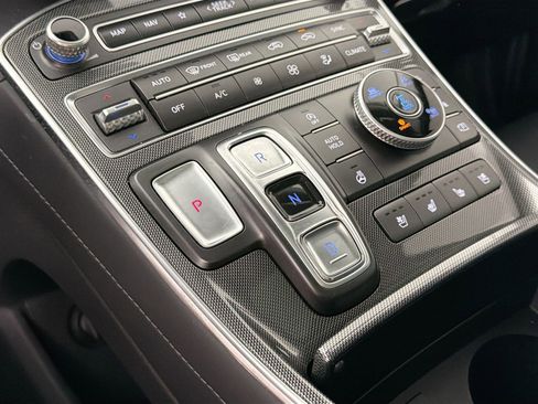 Used 2023 Hyundai Santa Fe Limited image 17
