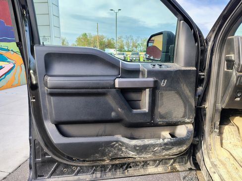 Used 2019 Ford F150 XLT w/ Equipment Group 302A Luxury AWD/4WD image 10