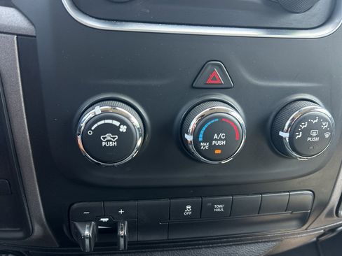 Used 2018 RAM 2500 Tradesman w/ Chrome Appearance Group AWD/4WD image 28