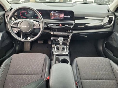 Used 2025 Kia Seltos S image 17