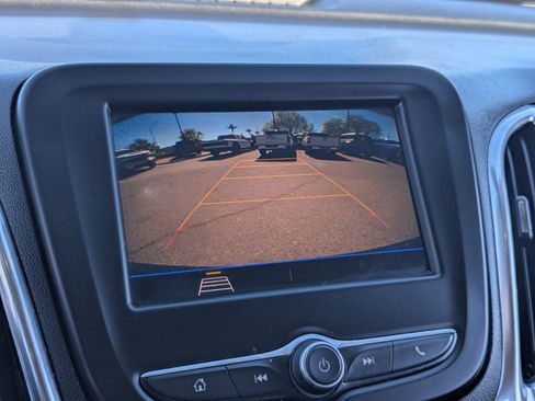 Used 2021 Chevrolet Equinox LT image 28