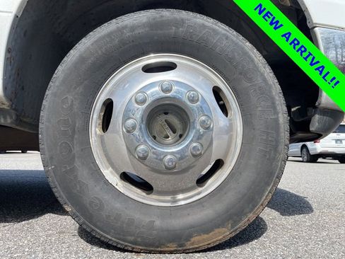 Used 2005 Ford F350 Lariat image 3