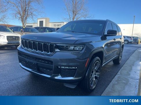 Used 2022 Jeep Grand Cherokee L Limited image 3