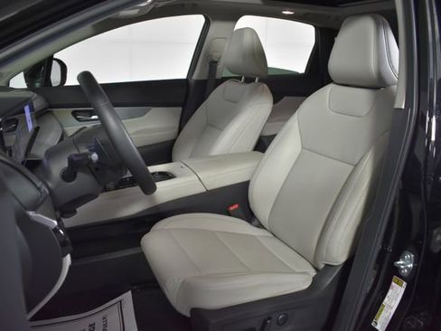 Certified 2025 Nissan Murano SL w/ Cargo Package AWD/4WD image 9