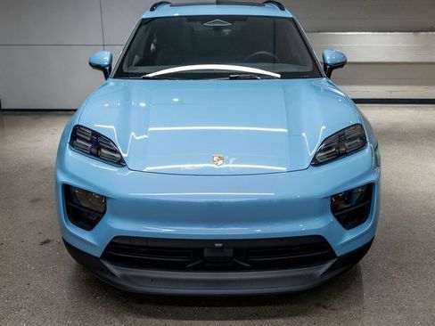 New 2025 Porsche Macan Electric image 8
