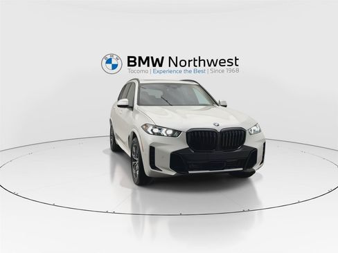 New 2026 BMW X5 xDrive40i w/ M Sport Package AWD/4WD image 7