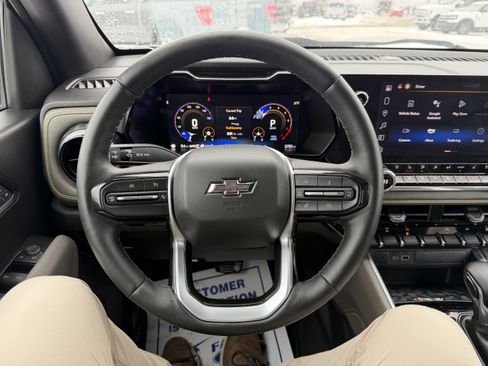 Used 2024 Chevrolet Colorado ZR2 w/ ZR2 Convenience Package III image 9