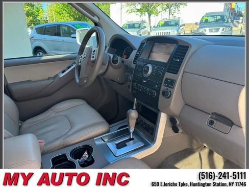 Used 2011 Nissan Pathfinder Silver AWD/4WD image 26