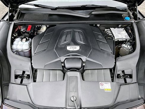 Used 2023 Porsche Cayenne S Platinum image 31