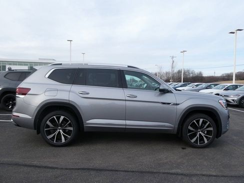 New 2026 Volkswagen Atlas SEL Premium R-Line AWD/4WD image 2