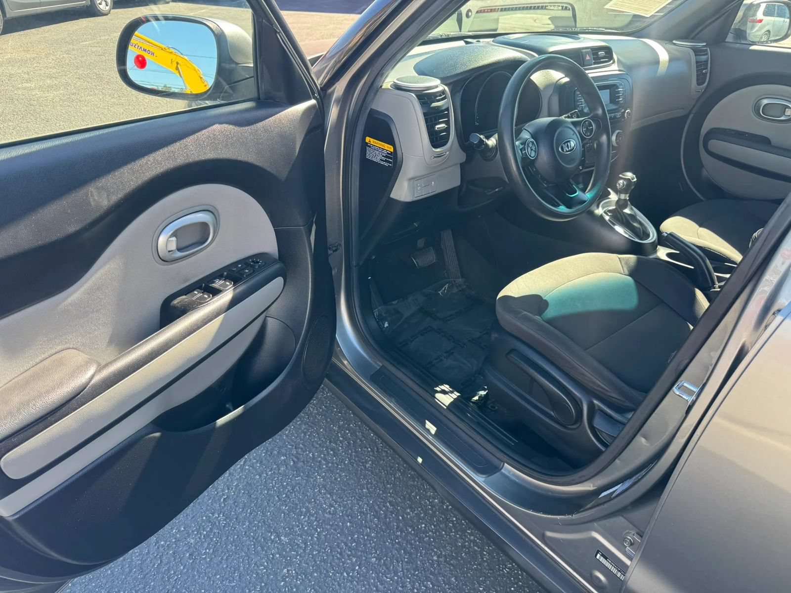 Used 2015 Kia Soul FWD image 21