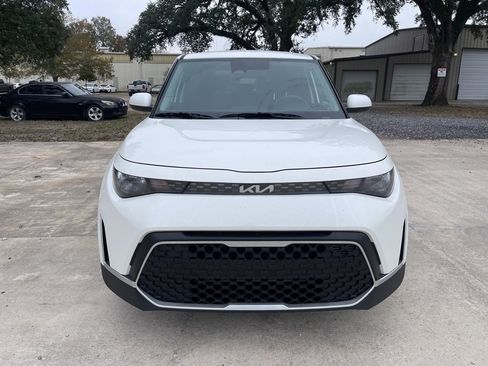 Used 2025 Kia Soul LX w/ LX Technology Package image 2