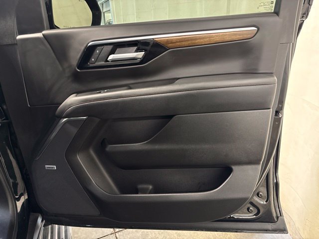 Used 2026 Chevrolet Tahoe High Country AWD/4WD image 51