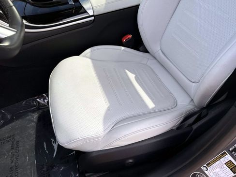 Certified 2023 Mercedes-Benz C 300 4MATIC Sedan image 18