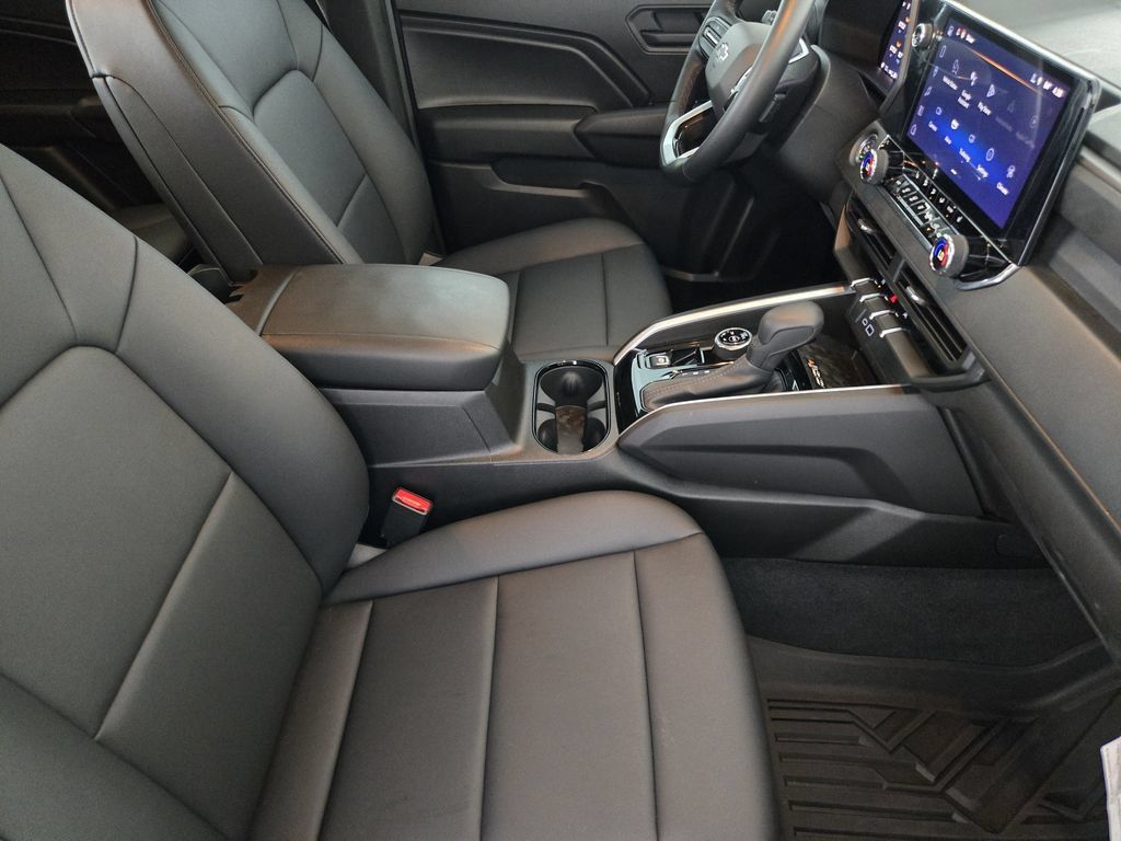 New 2025 Chevrolet Colorado Trail Boss w/ Midnight Edition AWD/4WD image 16